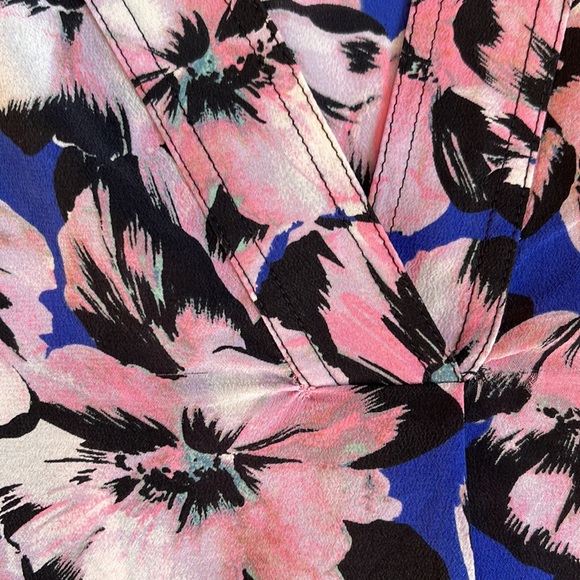 JCrew Flutter Sleeve Hibiscus 100% Silk Top Sz Approx 8 See Measurements ADD ON - Picture 8 of 16